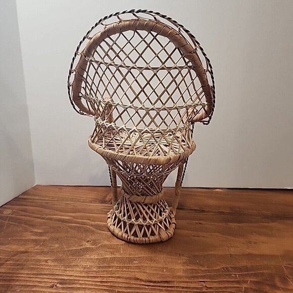 Vintage Peacock 11" Chair Tan Wicker Rattan‎ Home Decor Plant Stand Doll Chair - Picture 9 of 12